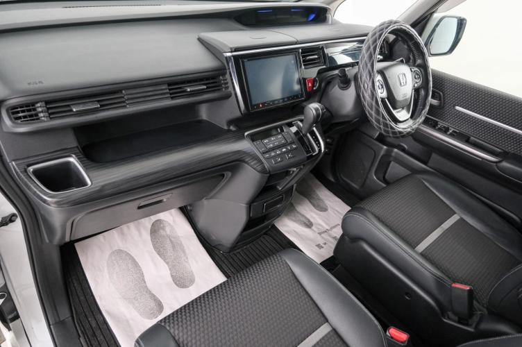 Honda Stepwgn Spada 12 из 23