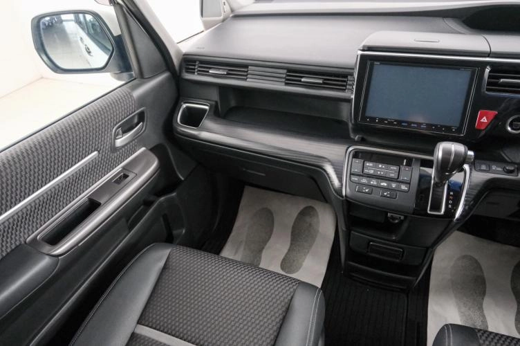 Honda Stepwgn Spada 11 из 23