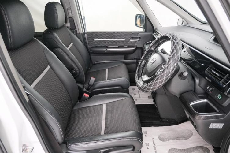 Honda Stepwgn Spada 7 из 23