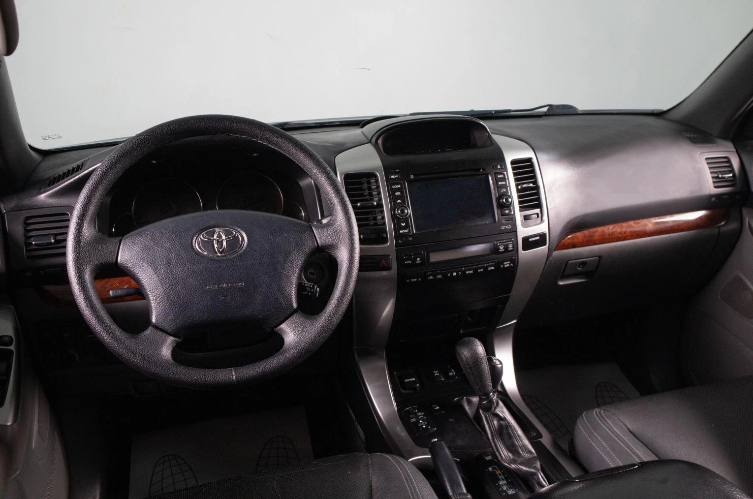 Toyota Land Cruiser Prado 12 из 17