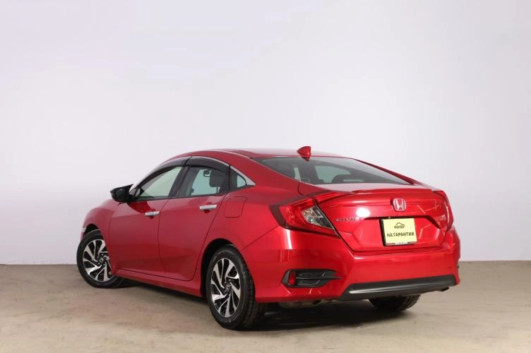 Honda Civic 4 из 6