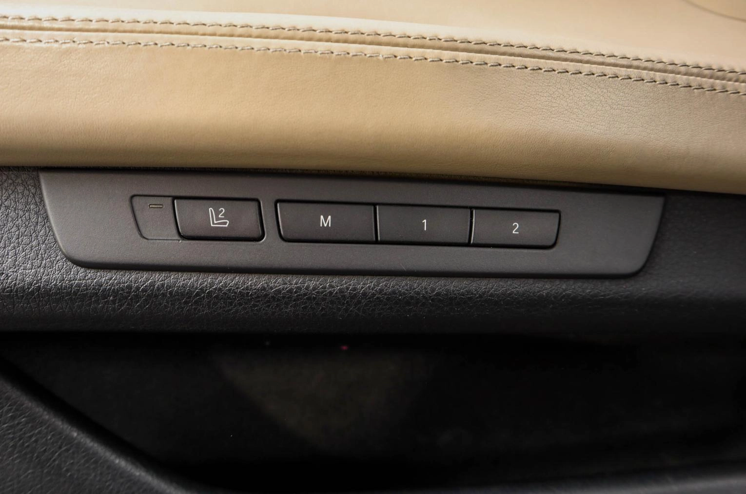 BMW 7 серия 26 из 28