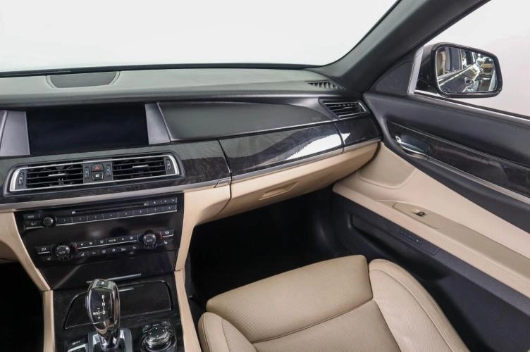 BMW 7 серия 15 из 28