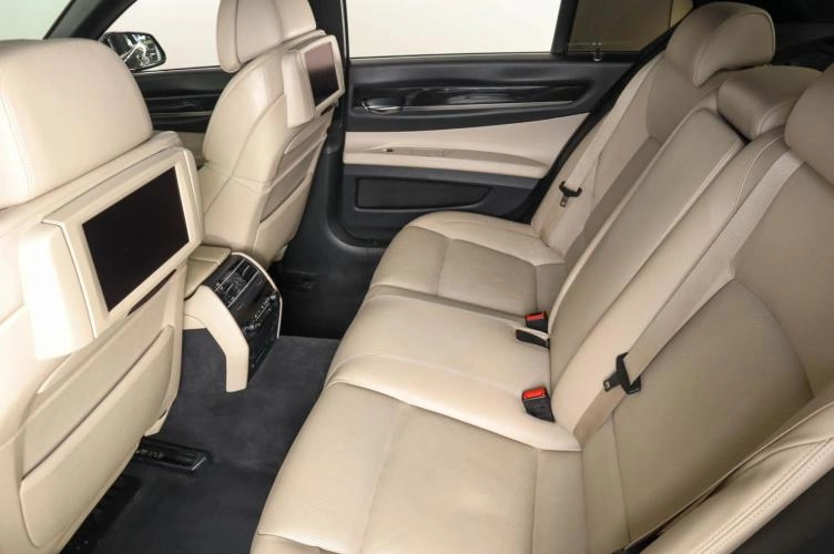 BMW 7 серия 10 из 28