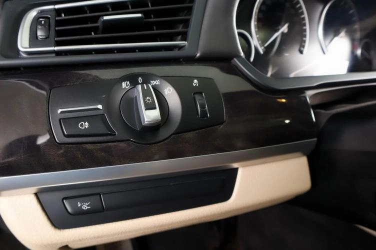 BMW 7 серия 24 из 28