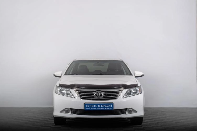 Toyota Camry 3 из 6