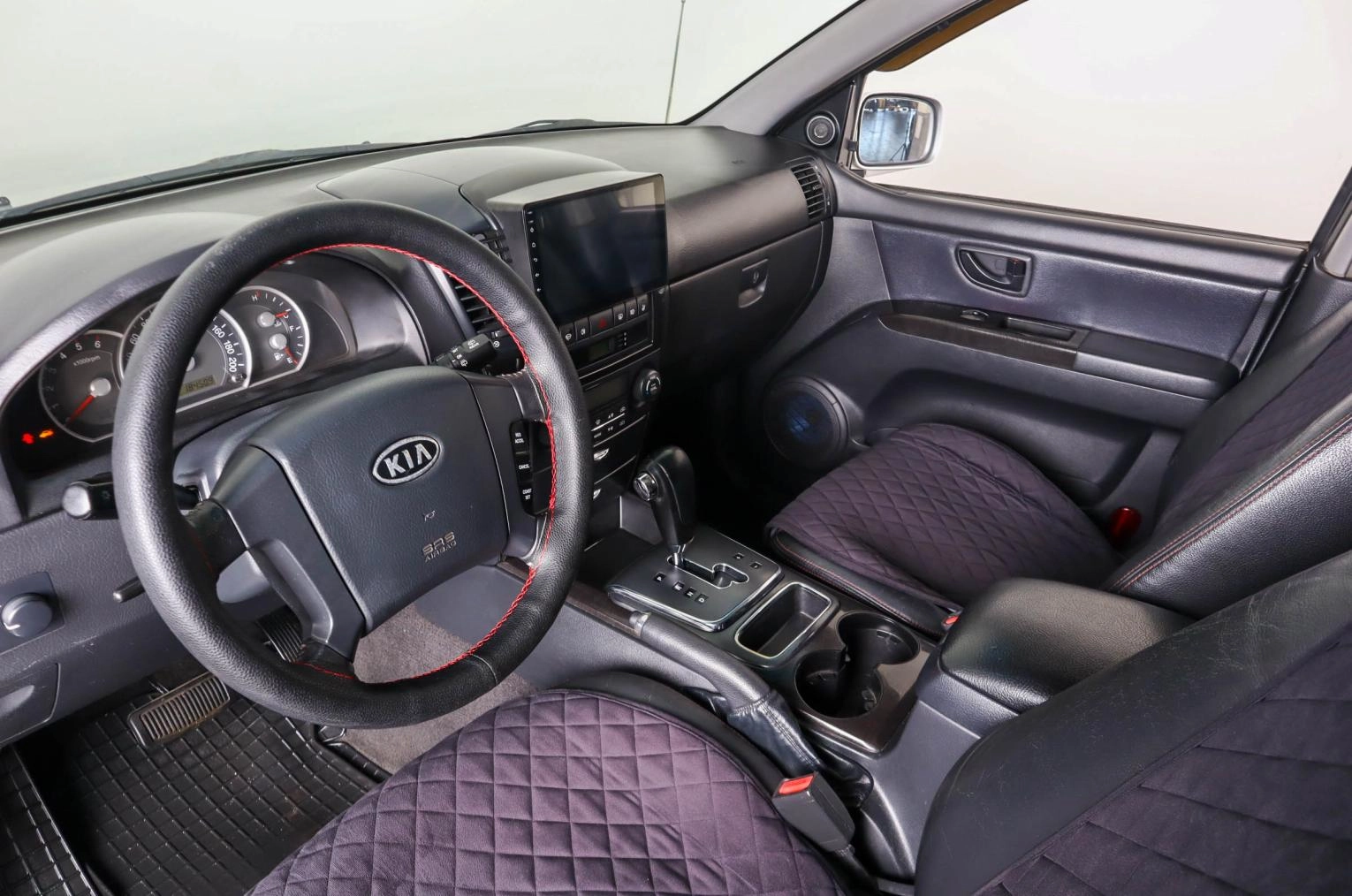 KIA Sorento 9 из 24