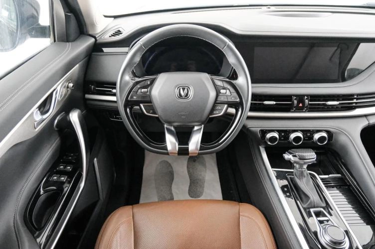 Changan CS95 14 из 27