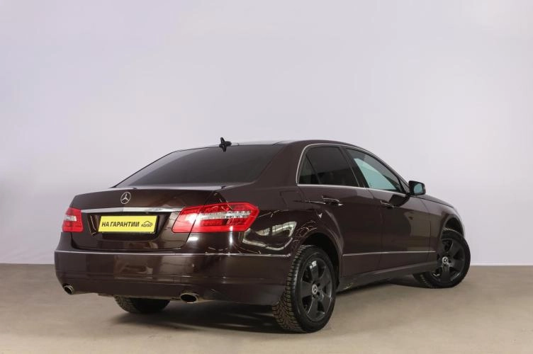 Mercedes-Benz E-класс 4 из 6