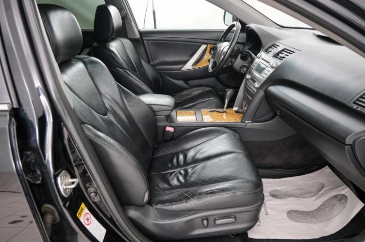 Toyota Camry 13 из 22