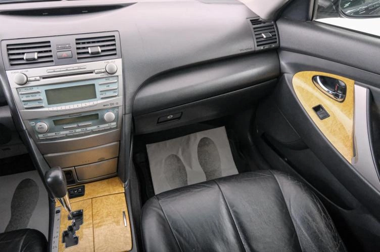 Toyota Camry 11 из 22