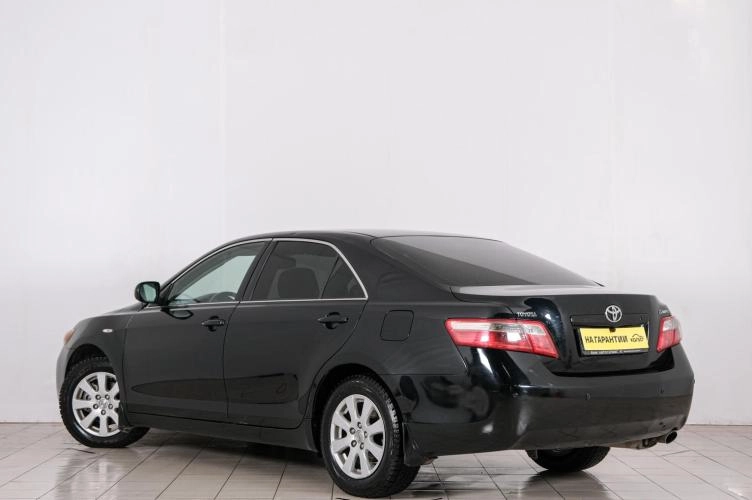 Toyota Camry 4 из 22