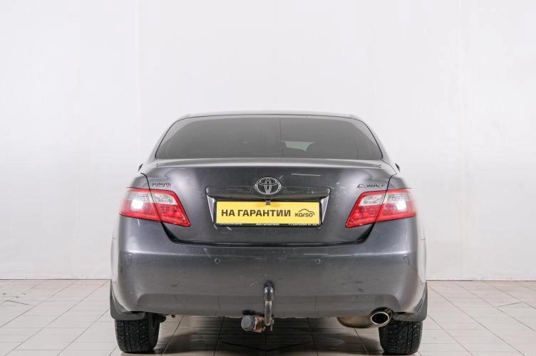 Toyota Camry 5 из 21