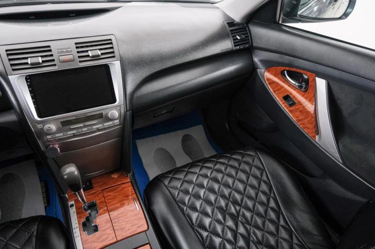 Toyota Camry 11 из 21