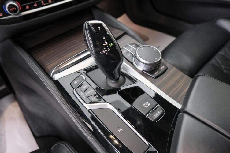 BMW 5 серия 17 из 22