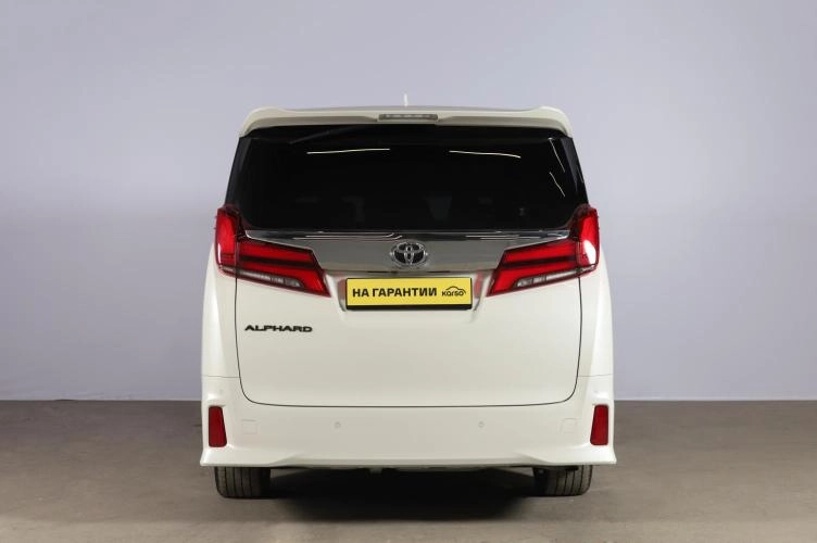 Toyota Alphard 5 из 6