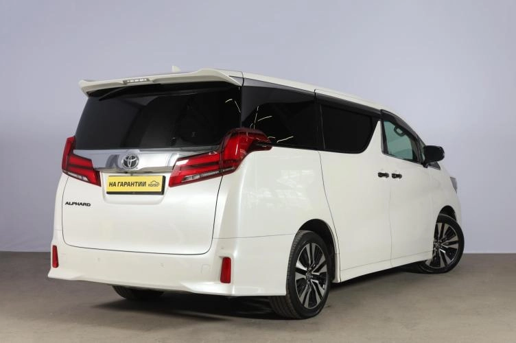 Toyota Alphard 4 из 6