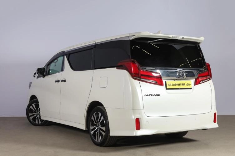 Toyota Alphard 6 из 6