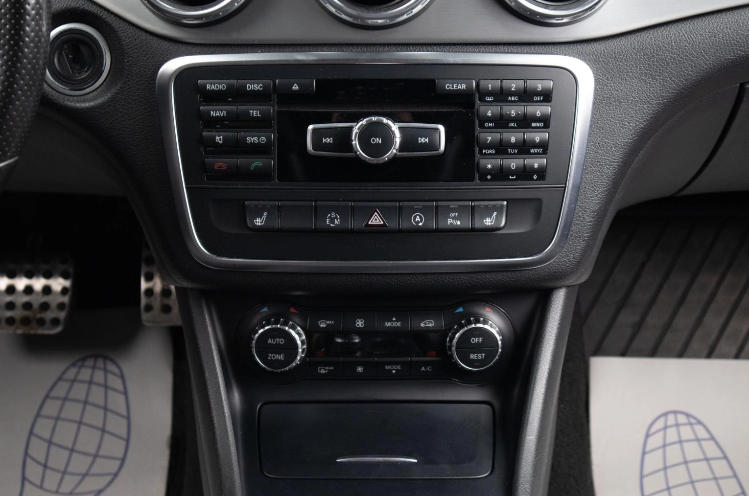 Mercedes-Benz GLA-класс 14 из 19