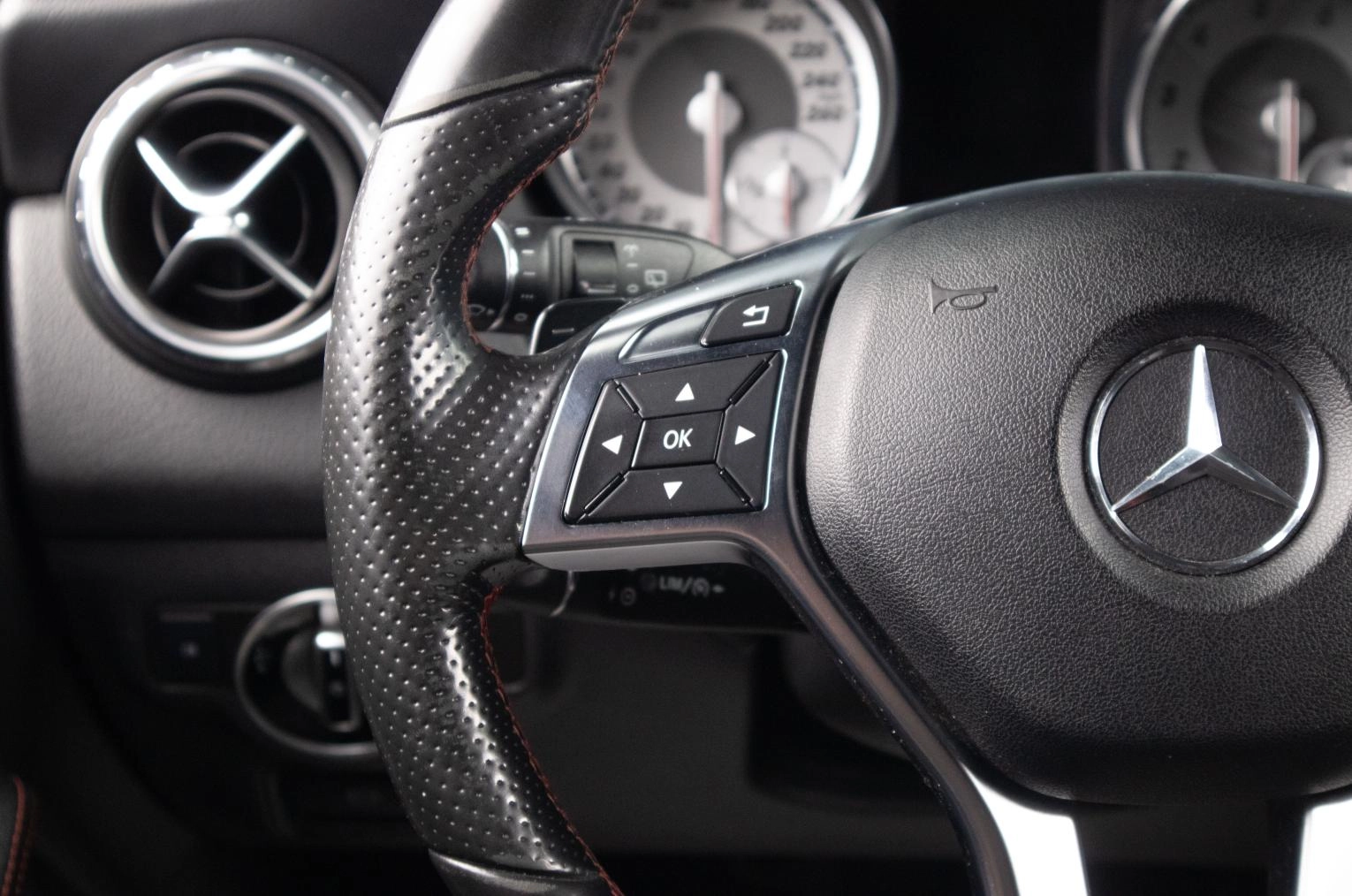 Mercedes-Benz GLA-класс 11 из 19