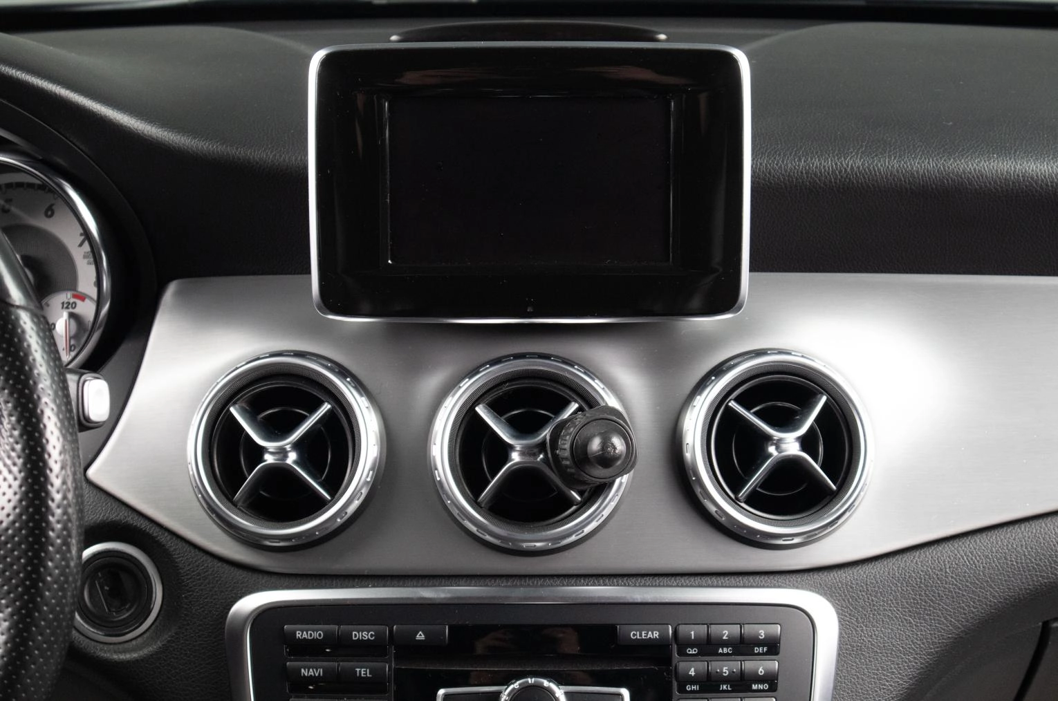 Mercedes-Benz GLA-класс 13 из 19