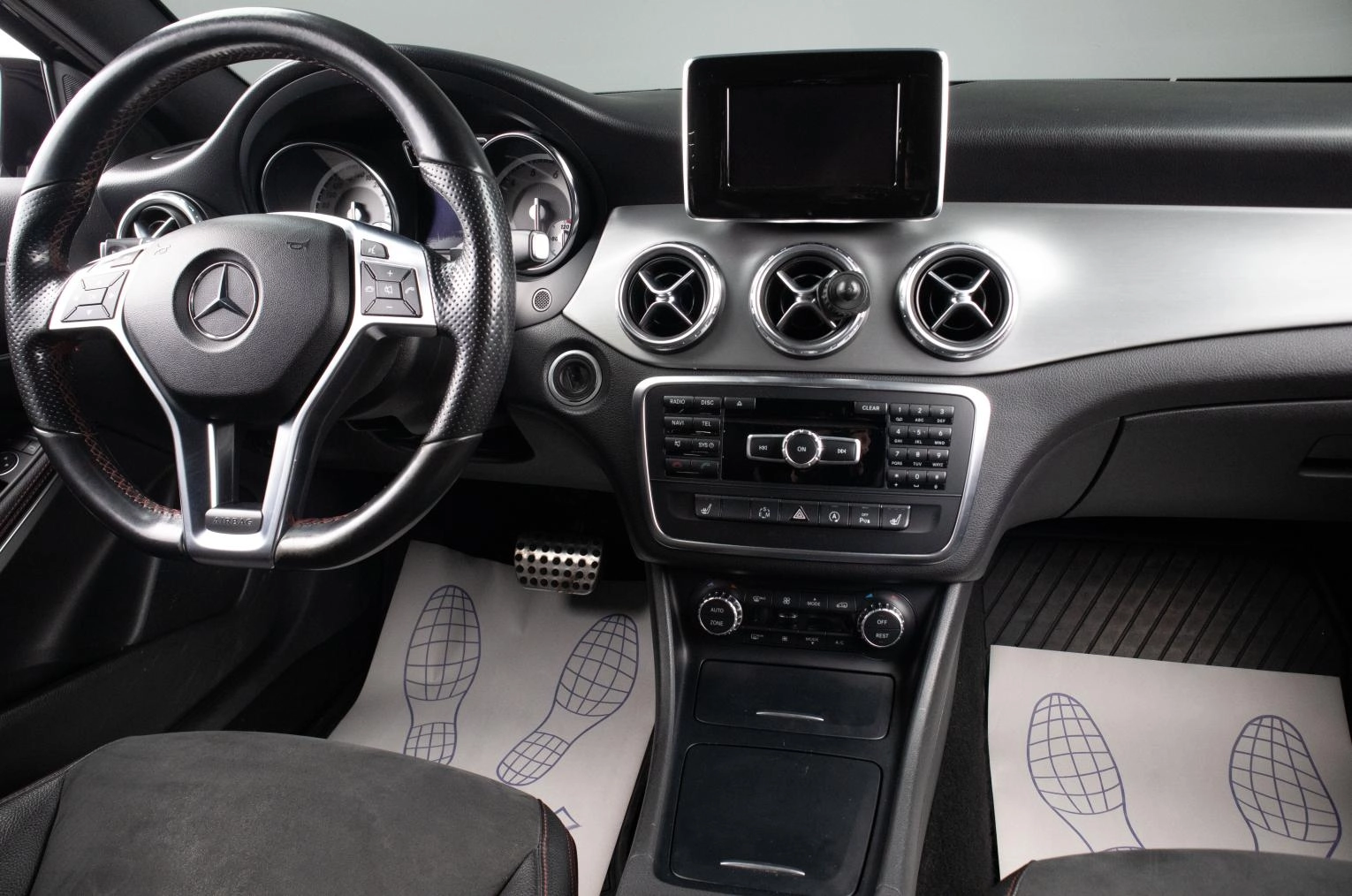 Mercedes-Benz GLA-класс 8 из 19