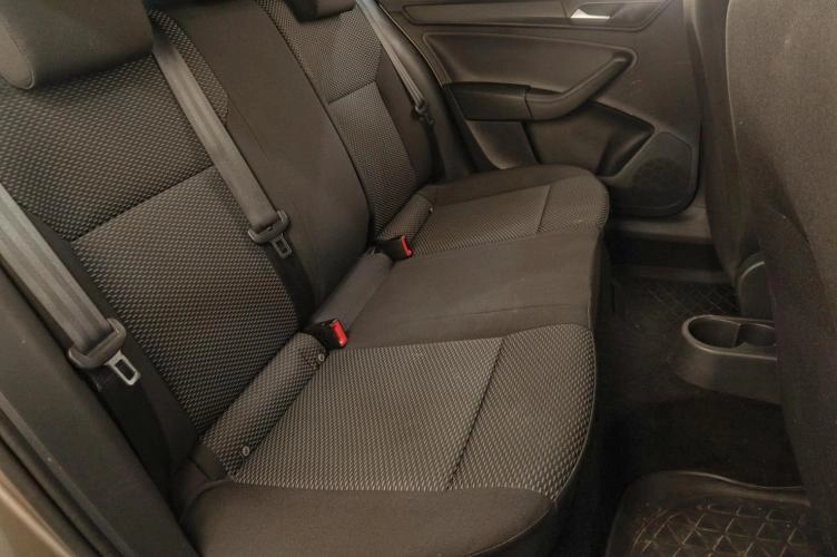Volkswagen Polo 17 из 17