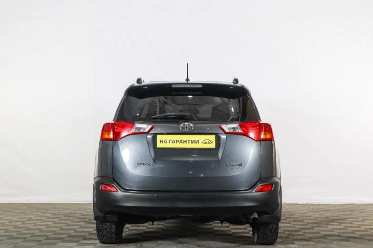 Toyota RAV4 5 из 6