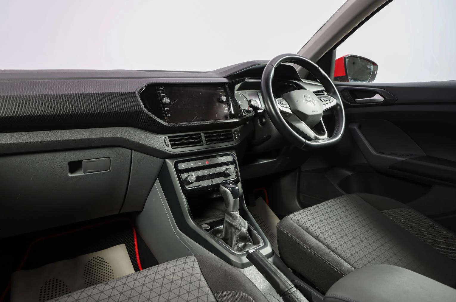 Volkswagen T-Cross 16 из 18