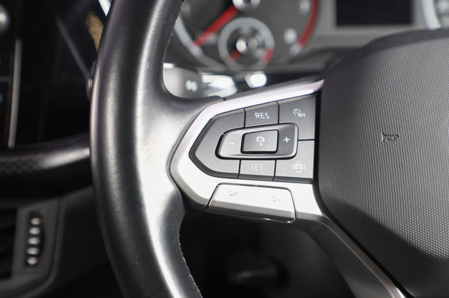 Volkswagen T-Cross 11 из 18