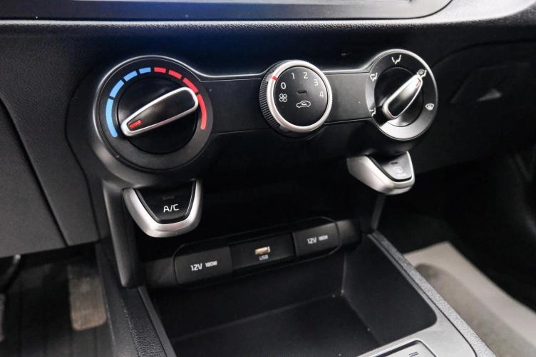 KIA Rio X 17 из 23