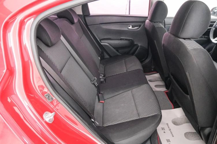 KIA Rio 22 из 23