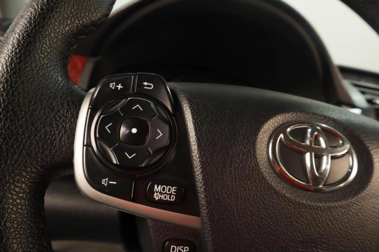 Toyota Camry 10 из 17