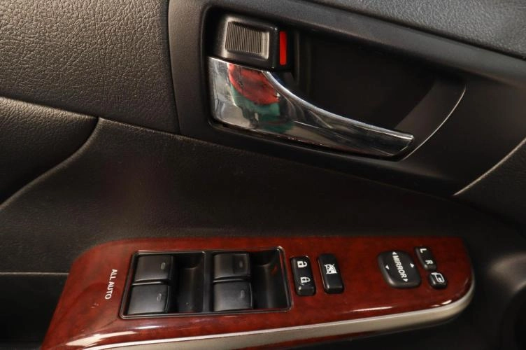 Toyota Camry 7 из 17