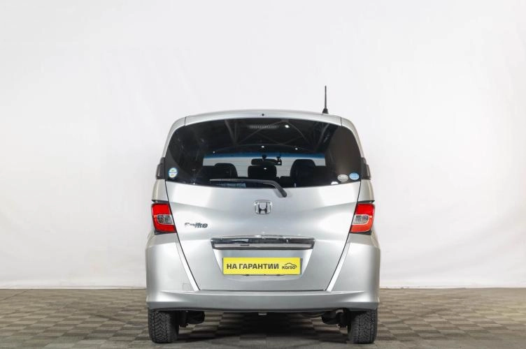 Honda Freed 5 из 6