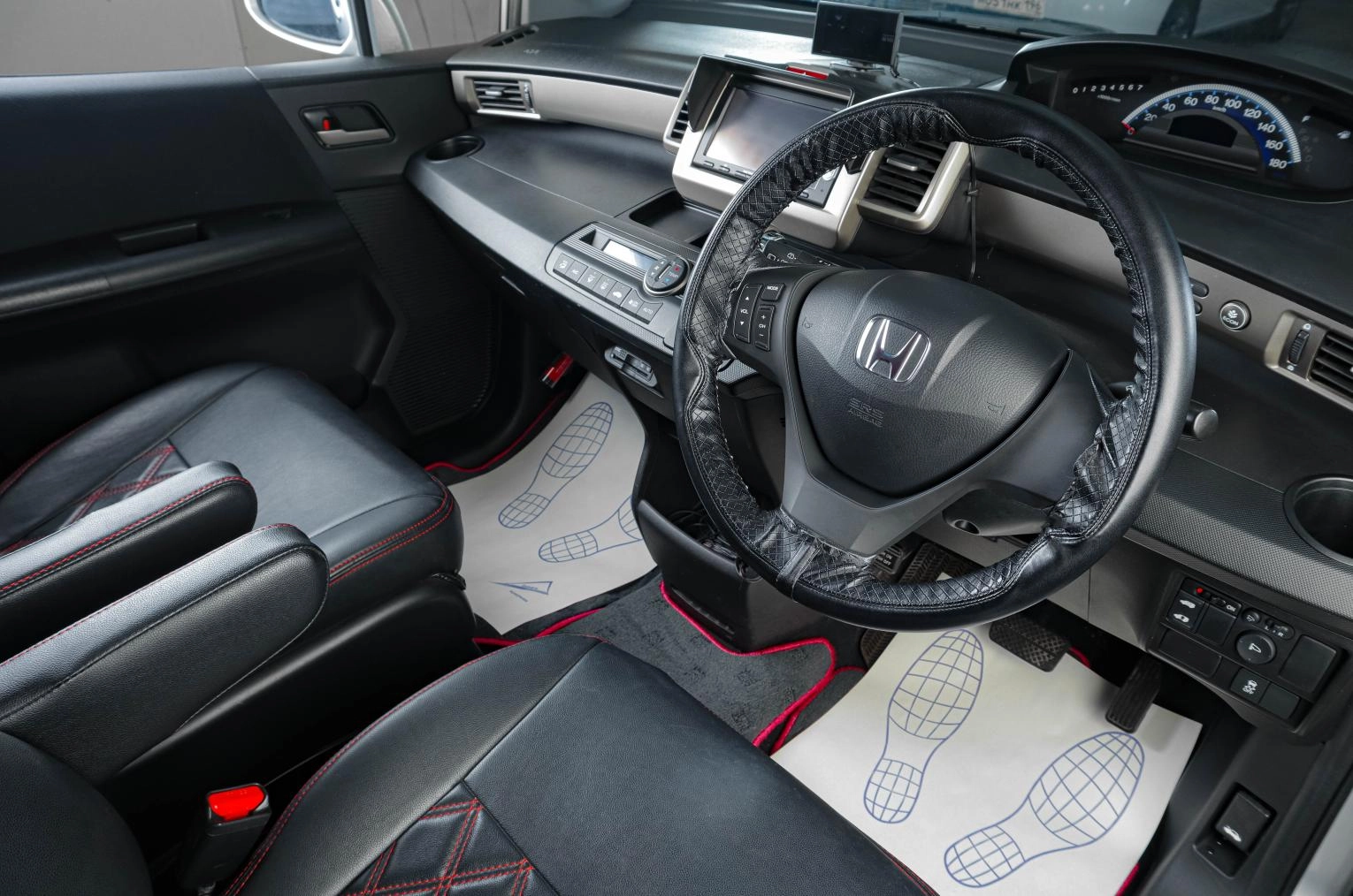 Honda Freed 7 из 17