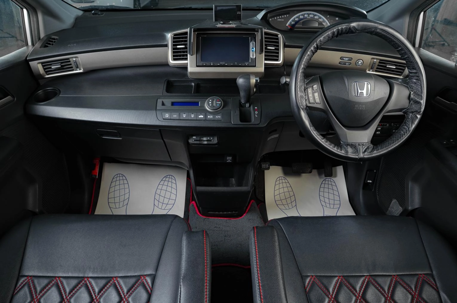 Honda Freed 12 из 17