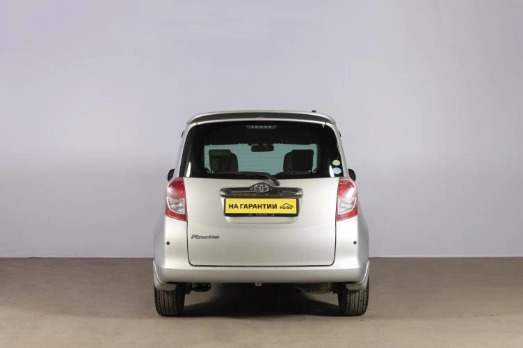 Toyota Ractis 5 из 6