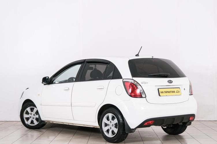 KIA Rio 4 из 6