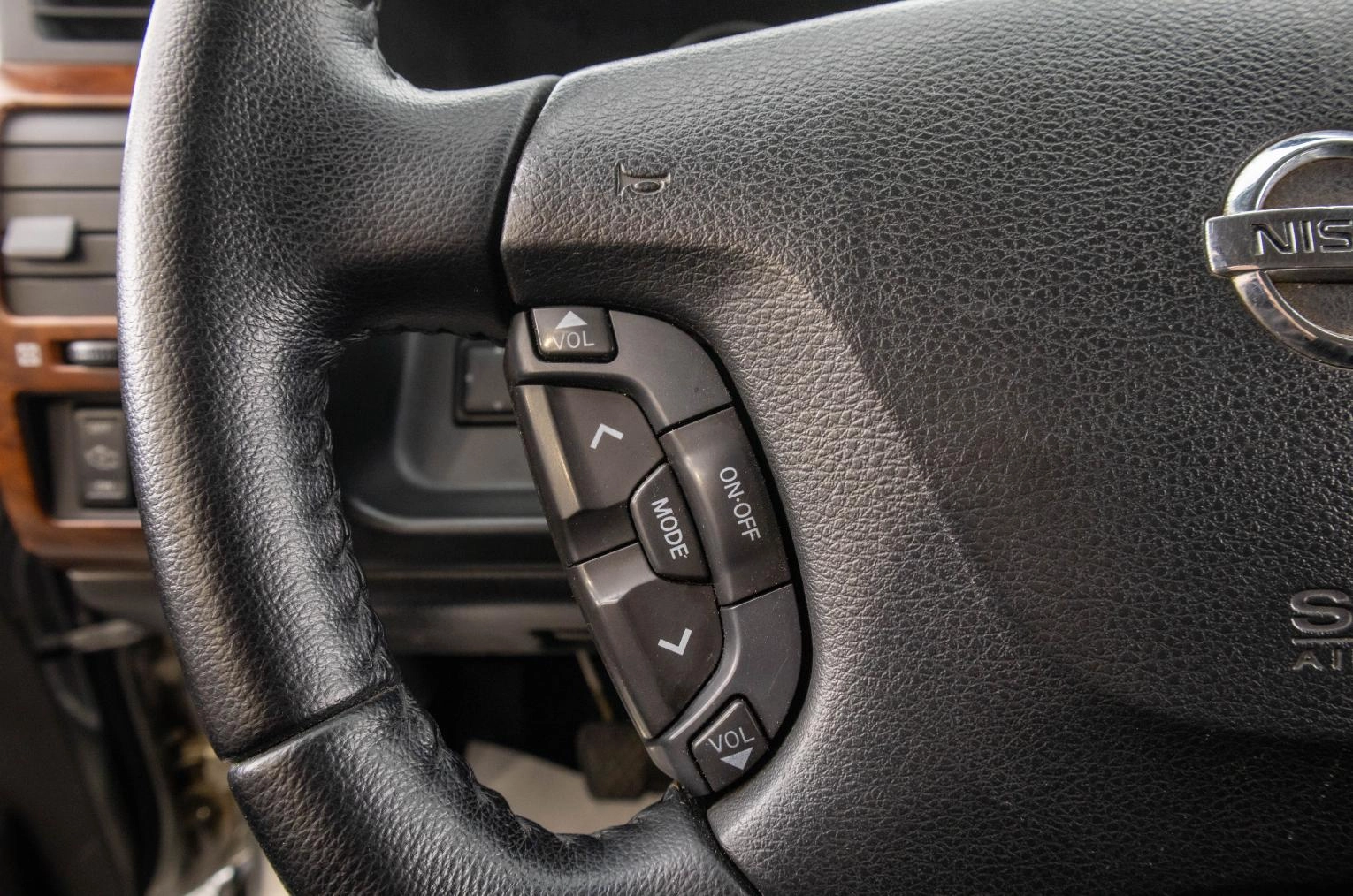 Nissan Patrol 16 из 30