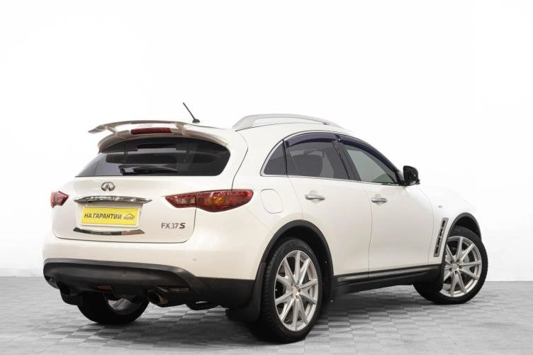 Infiniti FX37 4 из 6