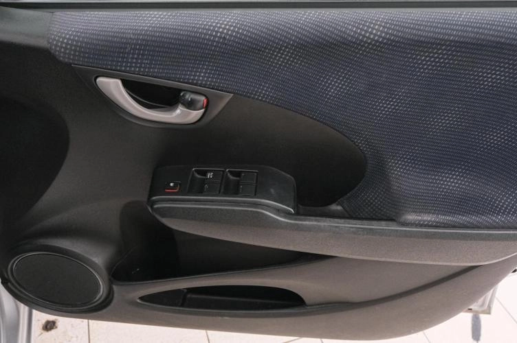 Honda Fit 18 из 21