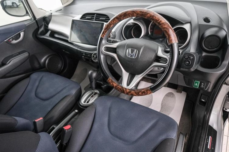 Honda Fit 8 из 21