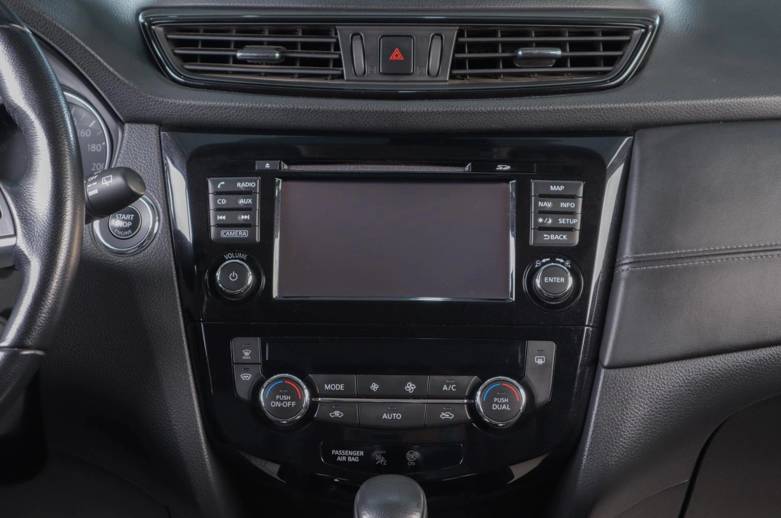 Nissan X-Trail 16 из 21