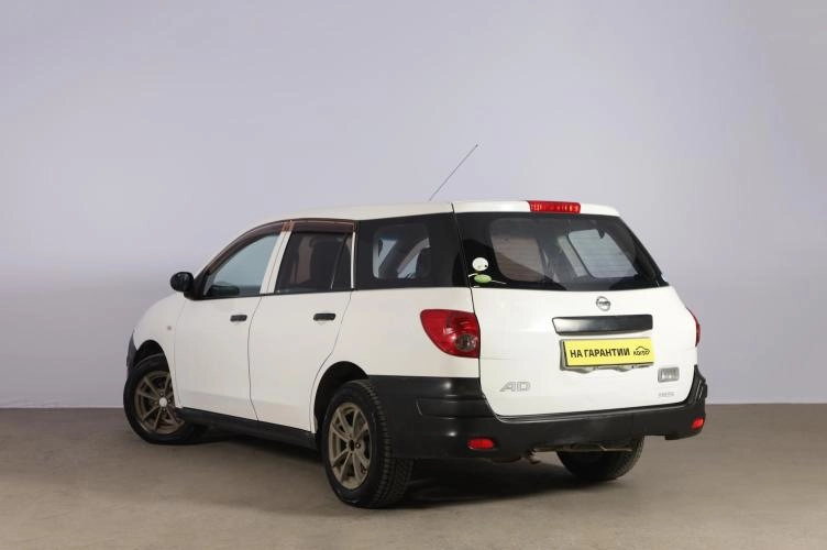 Nissan AD 4 из 6