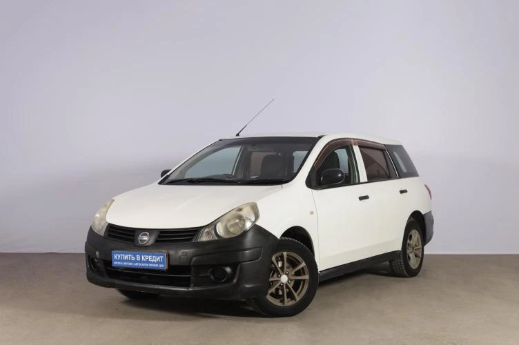 Nissan AD 3 из 6