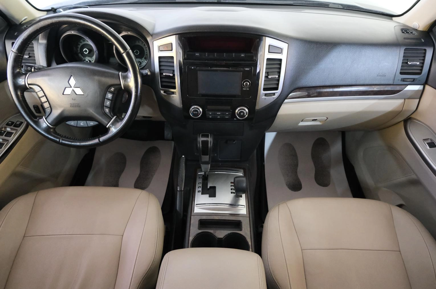 Mitsubishi Pajero 15 из 23
