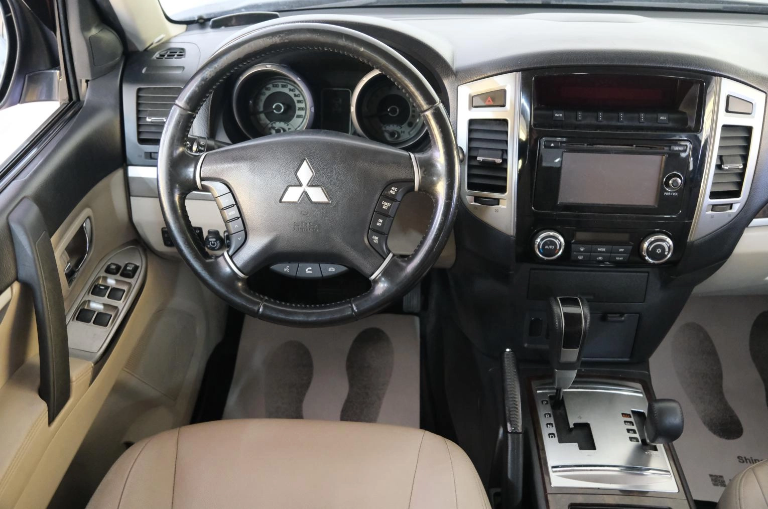 Mitsubishi Pajero 12 из 23