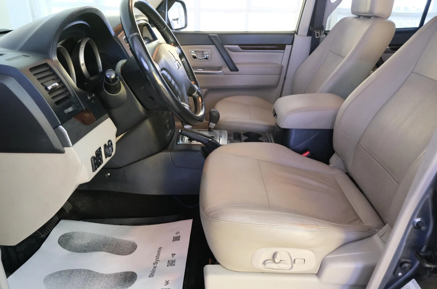 Mitsubishi Pajero 7 из 23