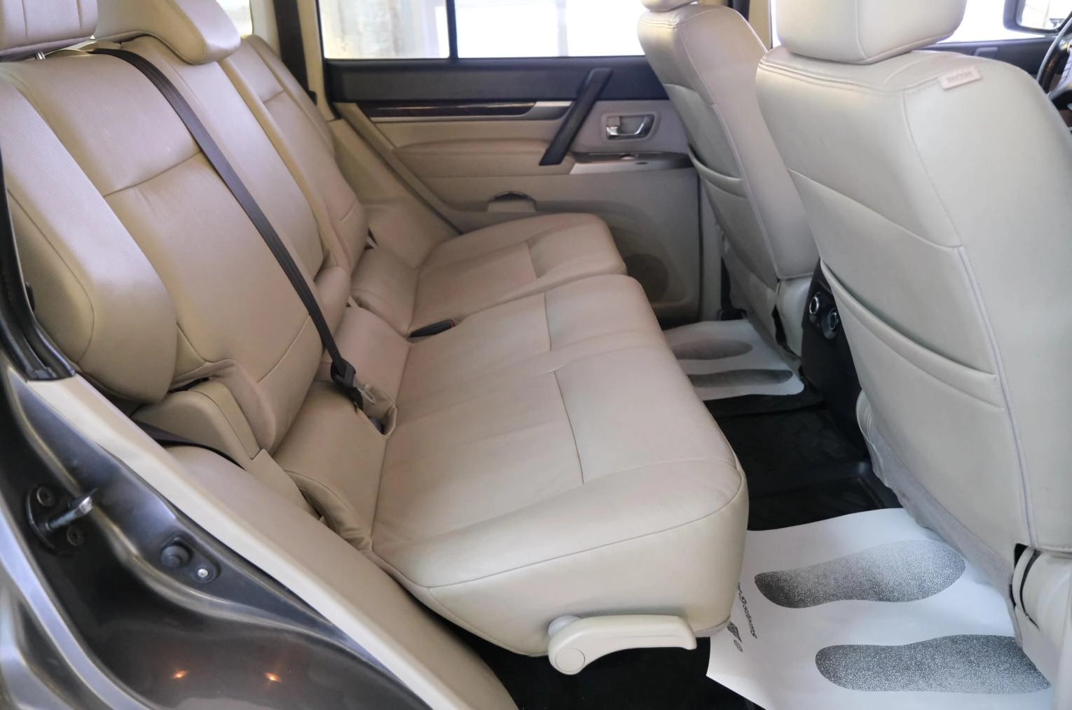 Mitsubishi Pajero 22 из 23